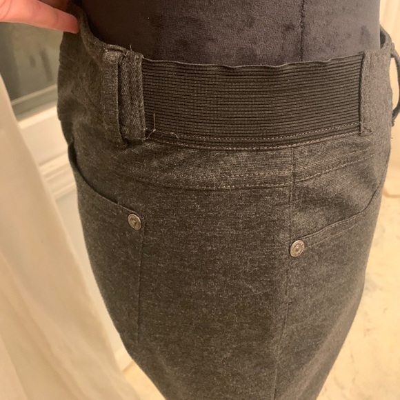 Simply Vera Wang stretch leggings with zipper - Picture 8 of 12